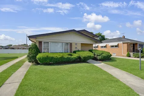 4513 West 102nd Street Oak Lawn IL 60453