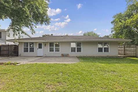 121 Newport Drive Bolingbrook IL 60440