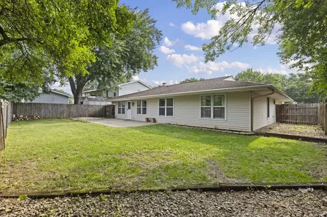 121 Newport Drive Bolingbrook IL 60440