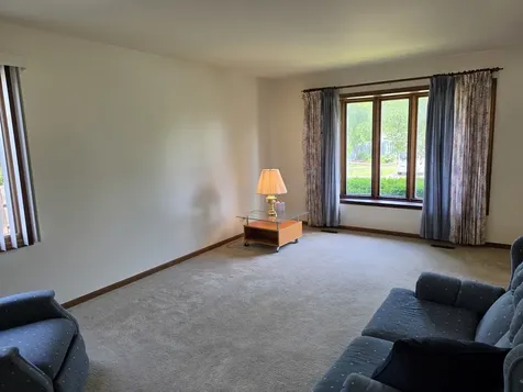 736 Yorkshire Lane Des Plaines IL 60016