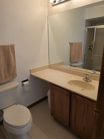 736 Yorkshire Lane Des Plaines IL 60016