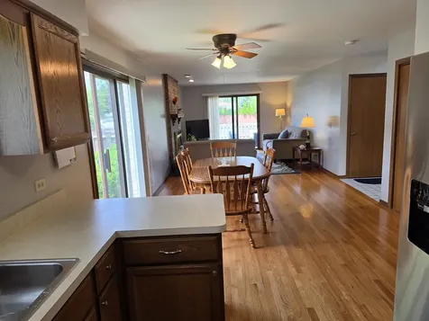 736 Yorkshire Lane Des Plaines IL 60016