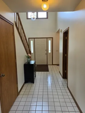 736 Yorkshire Lane Des Plaines IL 60016