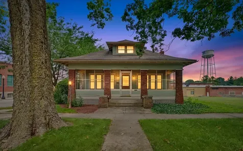 202 East Washington Street Monticello IL 61856