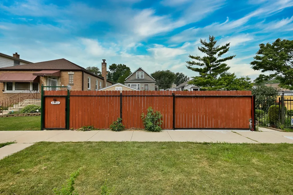 2632 North Moody Avenue Chicago IL 60639