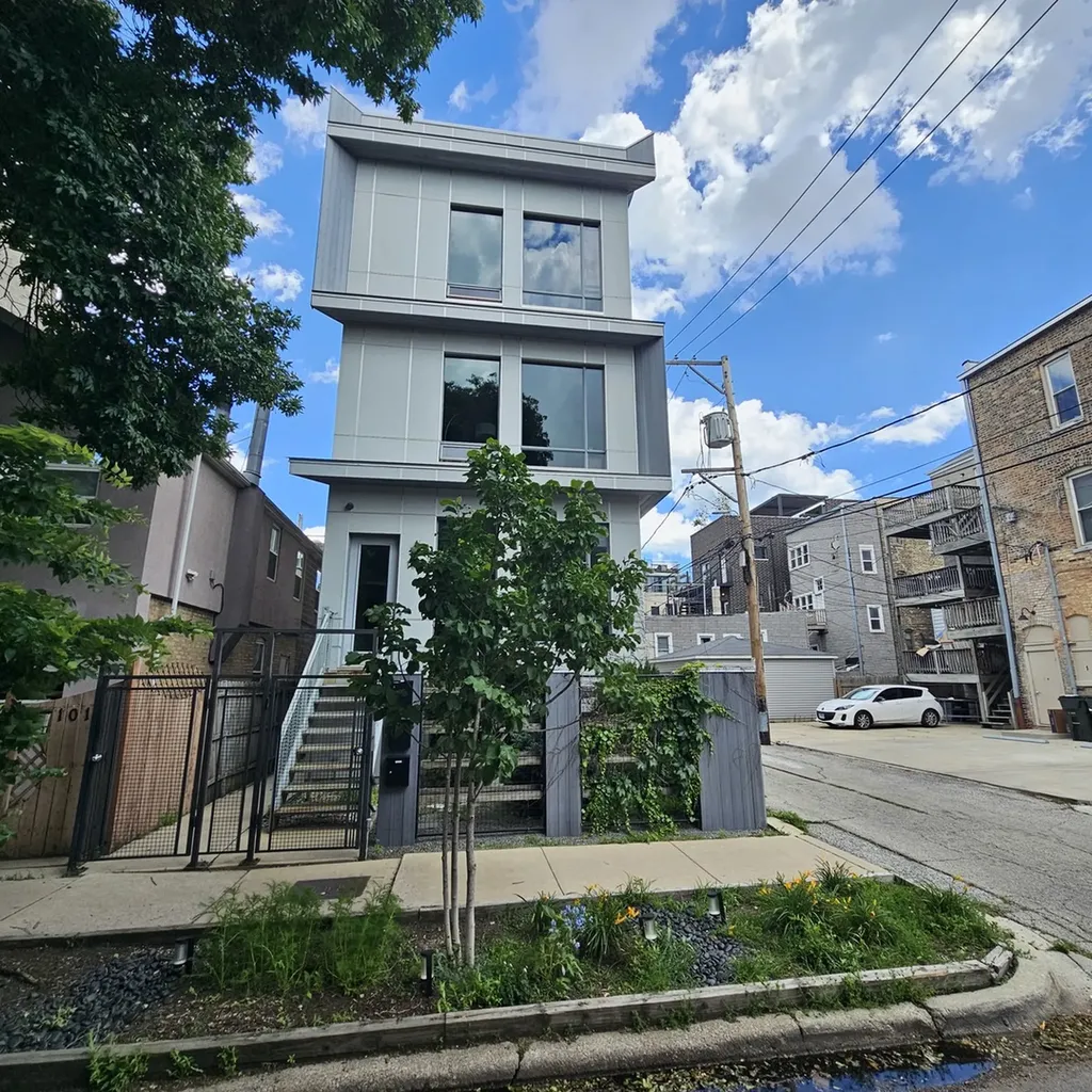 1013 North Honore Street Chicago IL 60622
