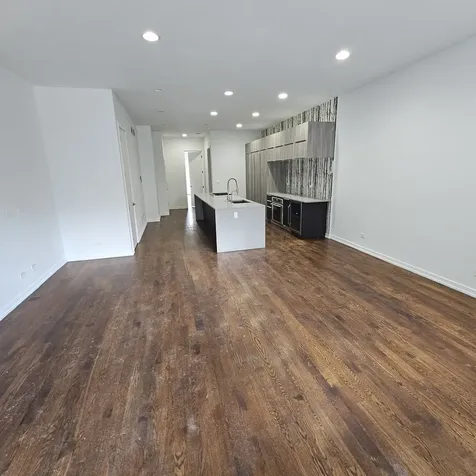 1013 North Honore Street Chicago IL 60622