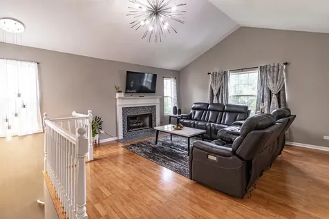 1228 Orleans Drive Mundelein IL 60060