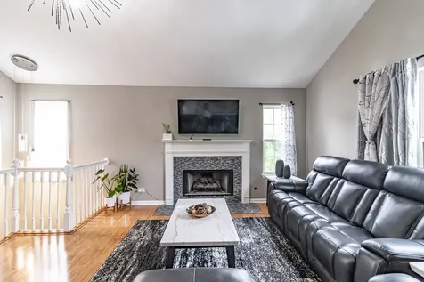 1228 Orleans Drive Mundelein IL 60060