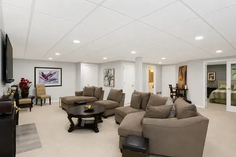 1555 South Paul Le Comte Court Palatine IL 60067