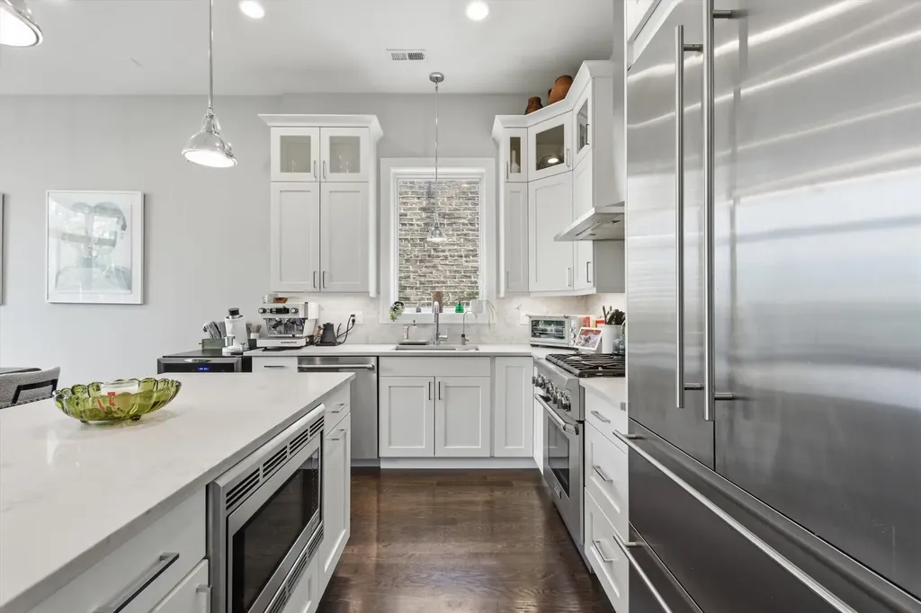 1817 West Iowa Avenue Chicago IL 60622