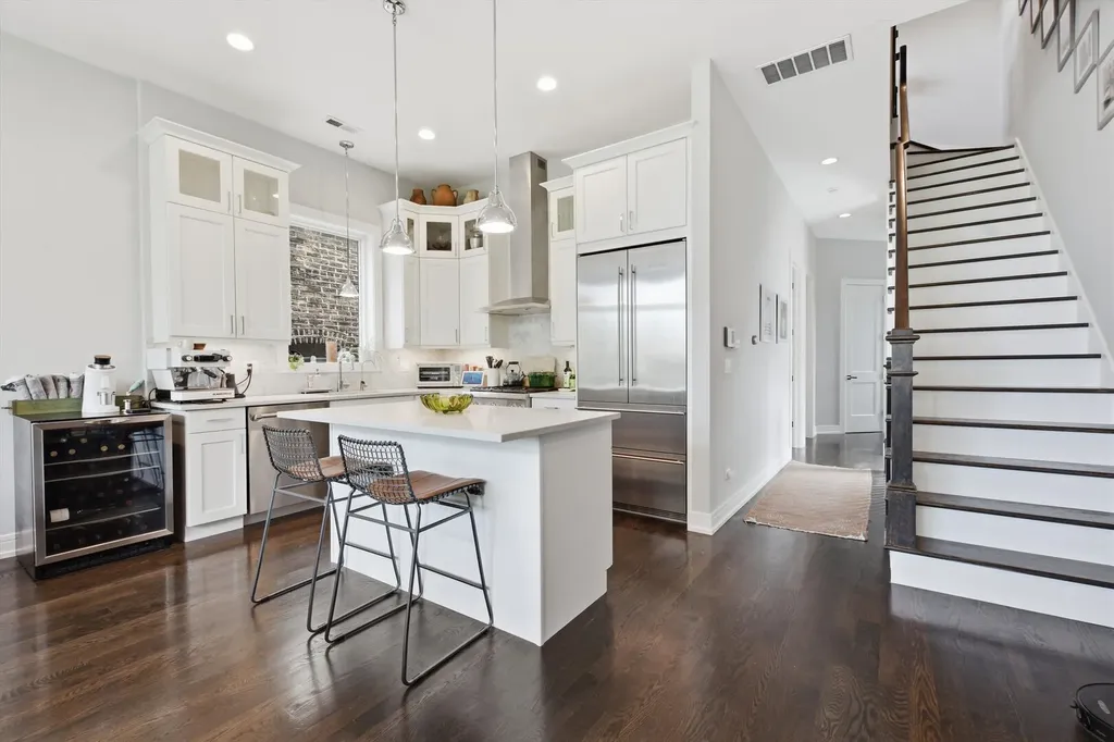 1817 West Iowa Avenue Chicago IL 60622