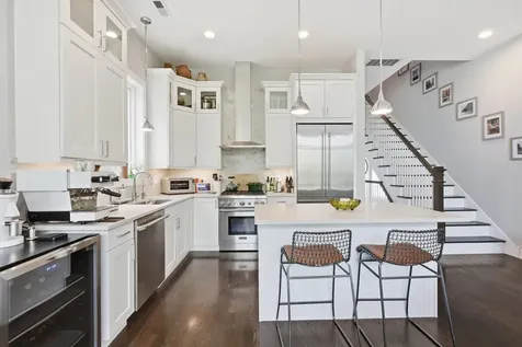 1817 West Iowa Avenue Chicago IL 60622