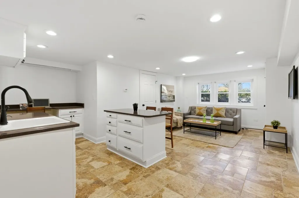 4425 Wilson Avenue Downers Grove IL 60515