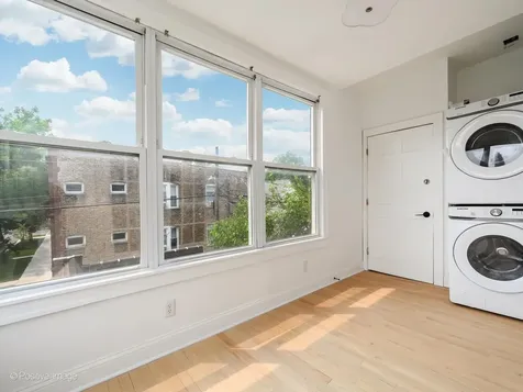 2138 West Cornelia Avenue Chicago IL 60618