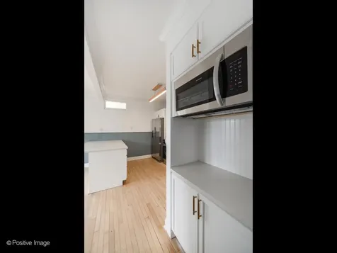 2138 West Cornelia Avenue Chicago IL 60618