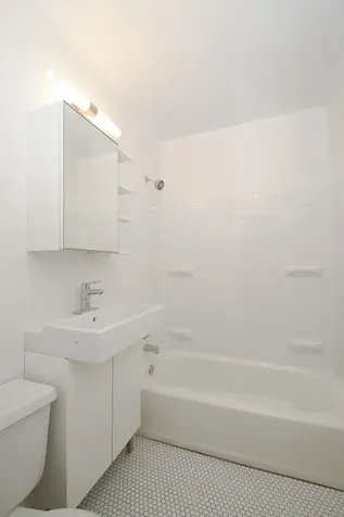 3243 North Western Avenue Chicago IL 60618