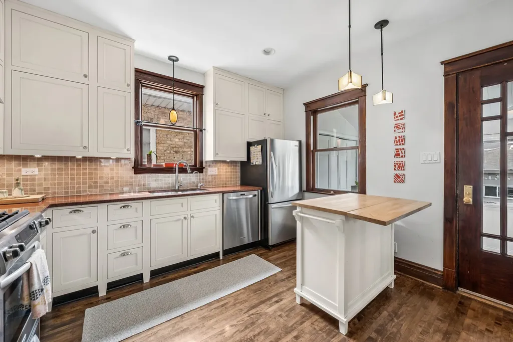 5227 West Berteau Avenue Chicago IL 60641