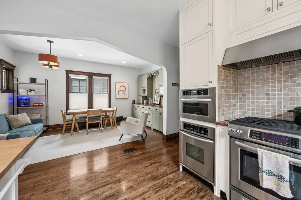 5227 West Berteau Avenue Chicago IL 60641