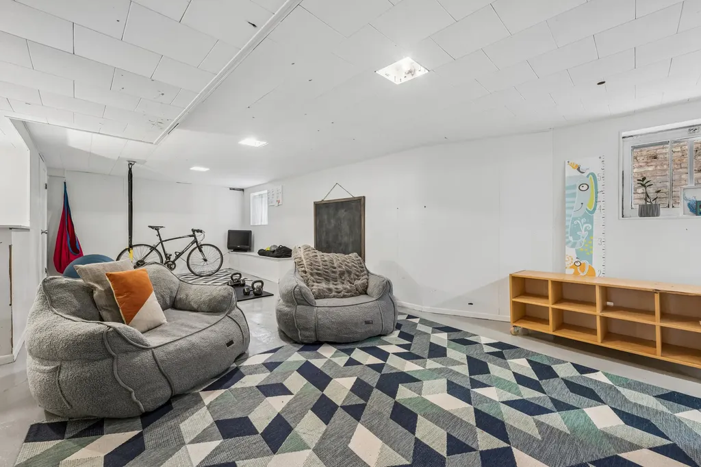 5227 West Berteau Avenue Chicago IL 60641