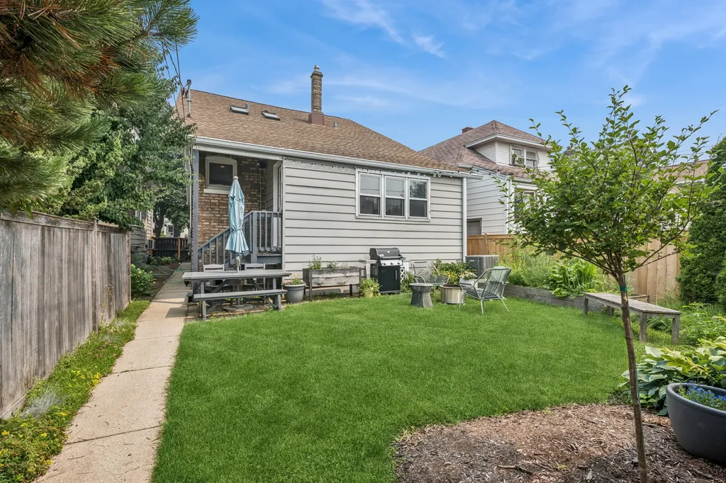 5227 West Berteau Avenue Chicago IL 60641