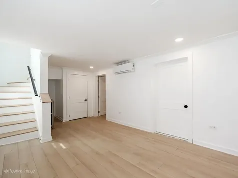 2138 West Cornelia Avenue Chicago IL 60618