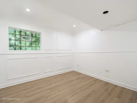 2138 West Cornelia Avenue Chicago IL 60618