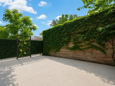 2138 West Cornelia Avenue Chicago IL 60618