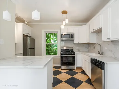2138 West Cornelia Avenue Chicago IL 60618