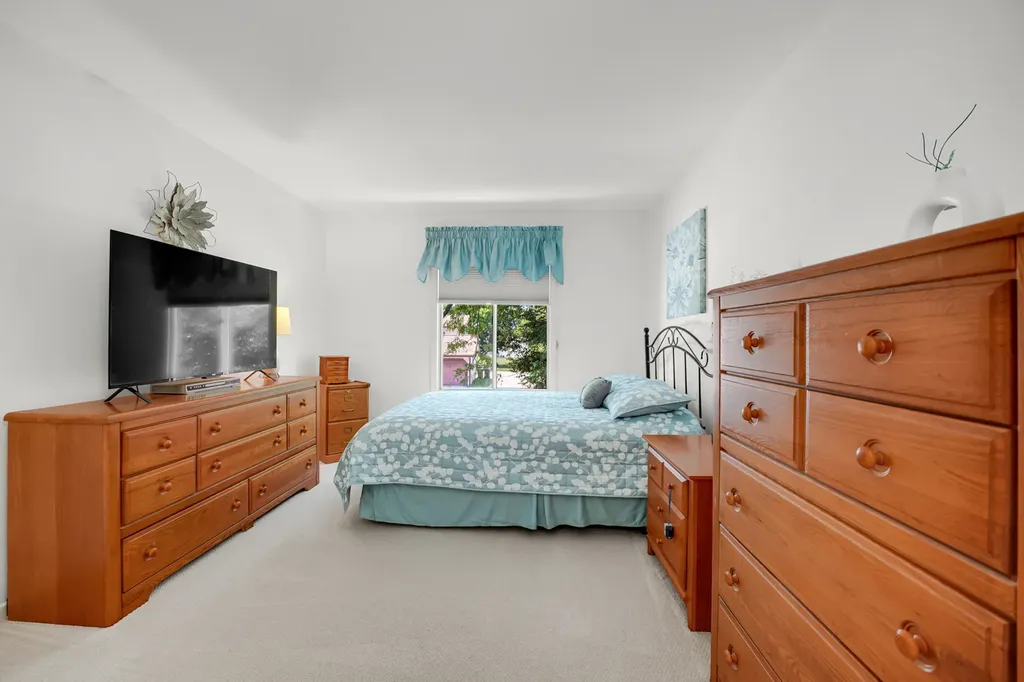 2442 Brunswick Circle Woodridge IL 60517
