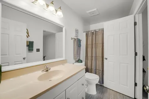 2442 Brunswick Circle Woodridge IL 60517