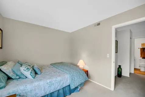 2442 Brunswick Circle Woodridge IL 60517