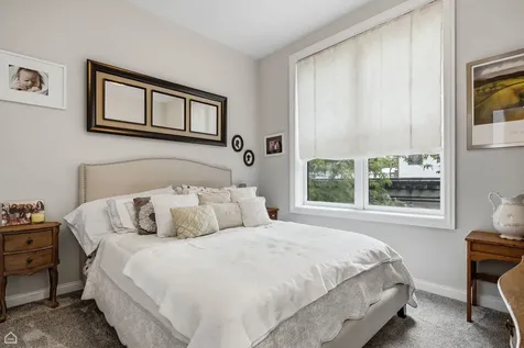 1310 West Roscoe Street Chicago IL 60657