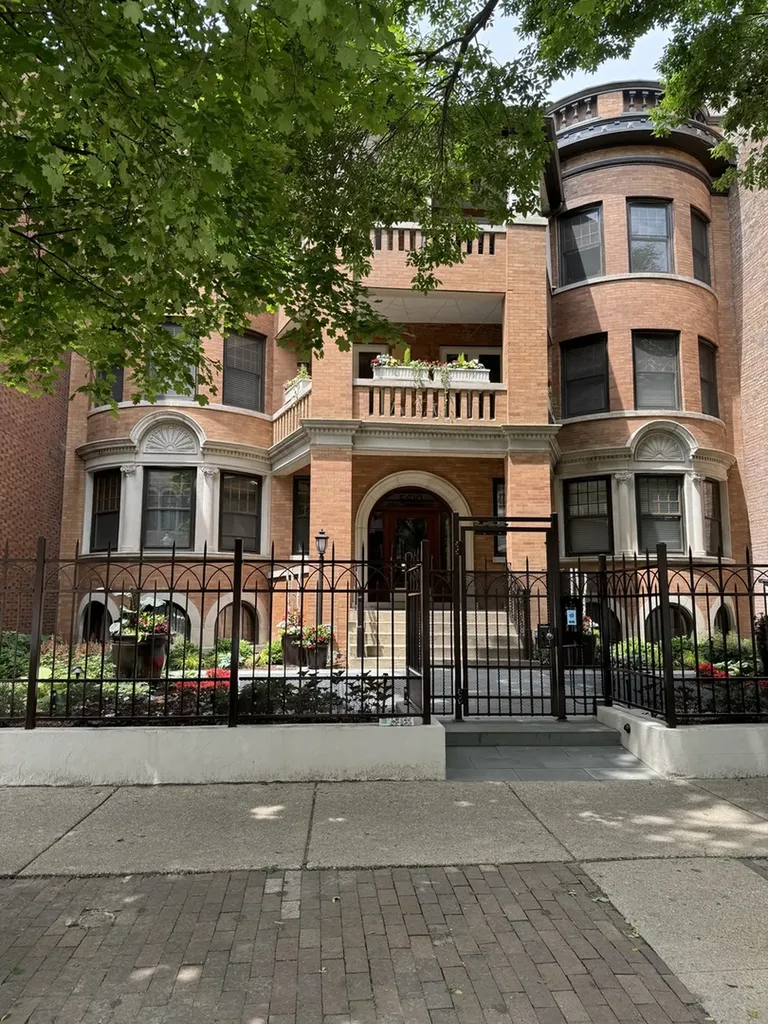 5610 North Kenmore Avenue Chicago IL 60660