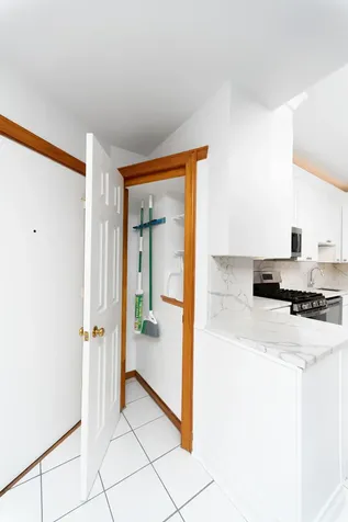 5610 North Kenmore Avenue Chicago IL 60660