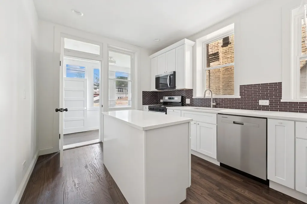 1446 West Catalpa Avenue Chicago IL 60640