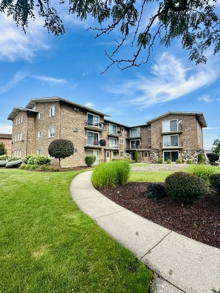 9048 West 140th Street W Orland Park IL 60462