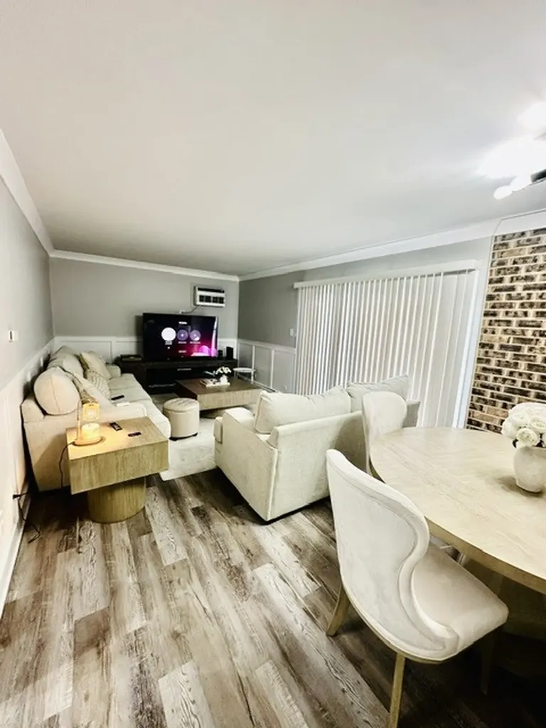 9048 West 140th Street W Orland Park IL 60462
