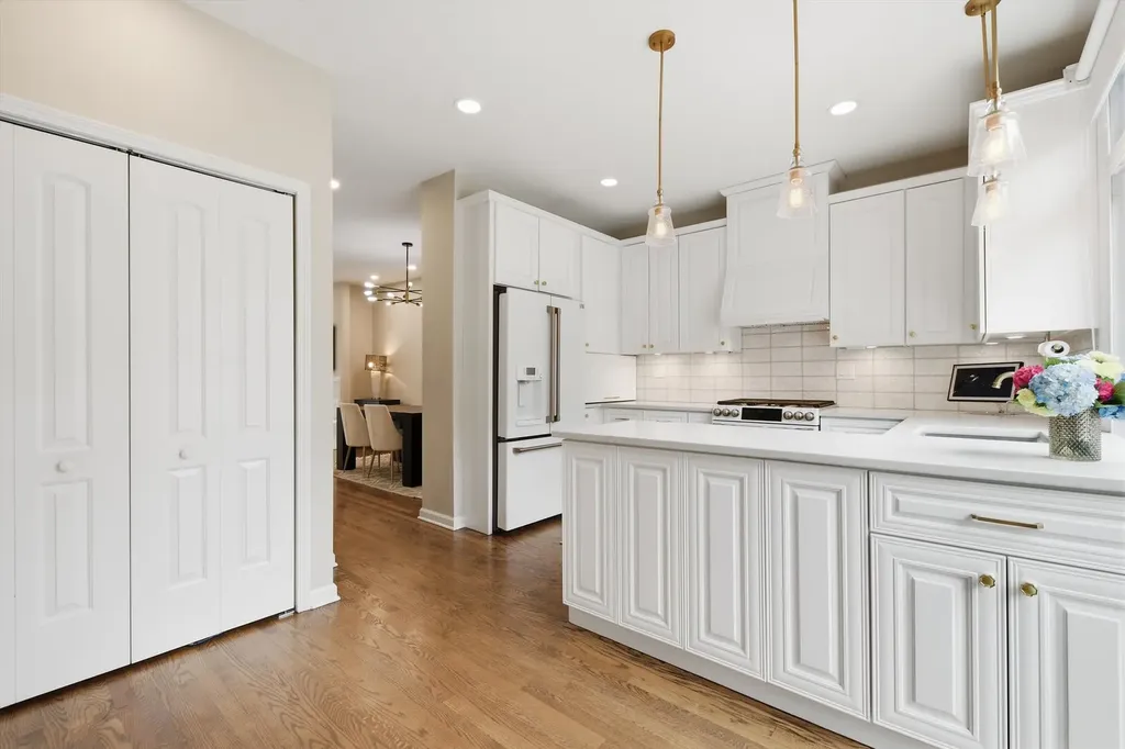 1437 South Plymouth Court Chicago IL 60605