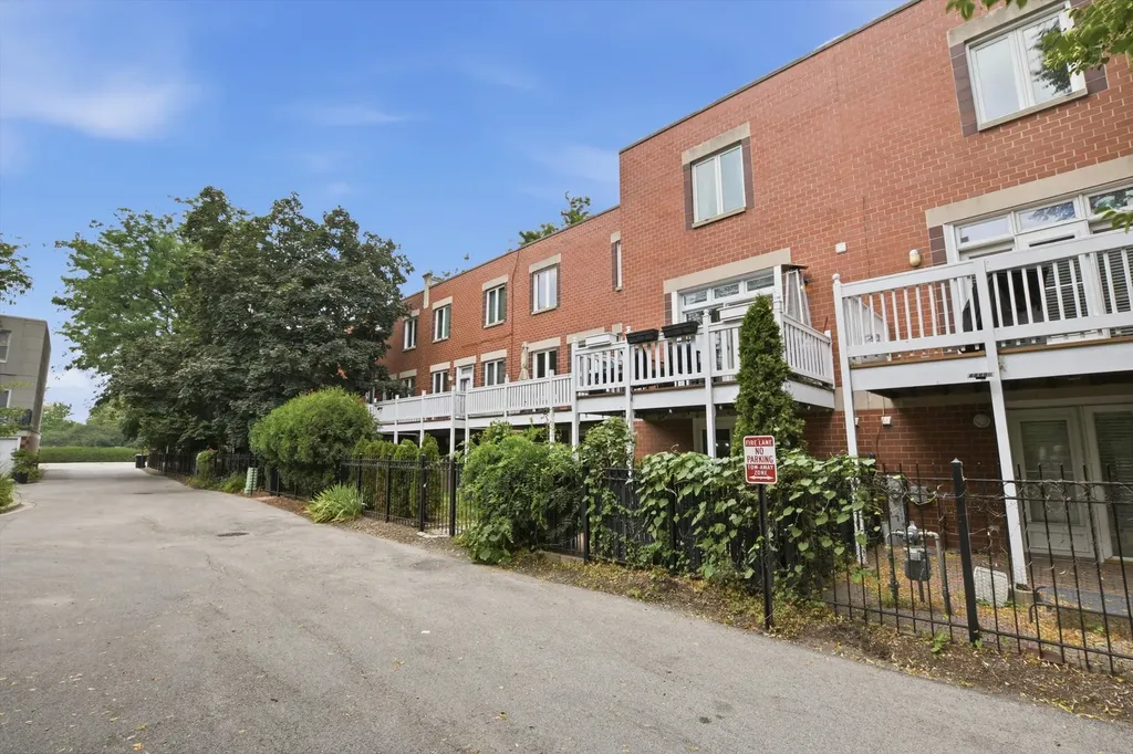 1437 South Plymouth Court Chicago IL 60605