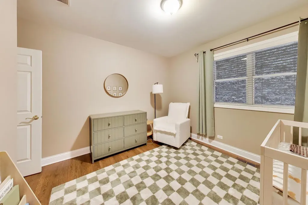3507 North Reta Avenue Chicago IL 60657