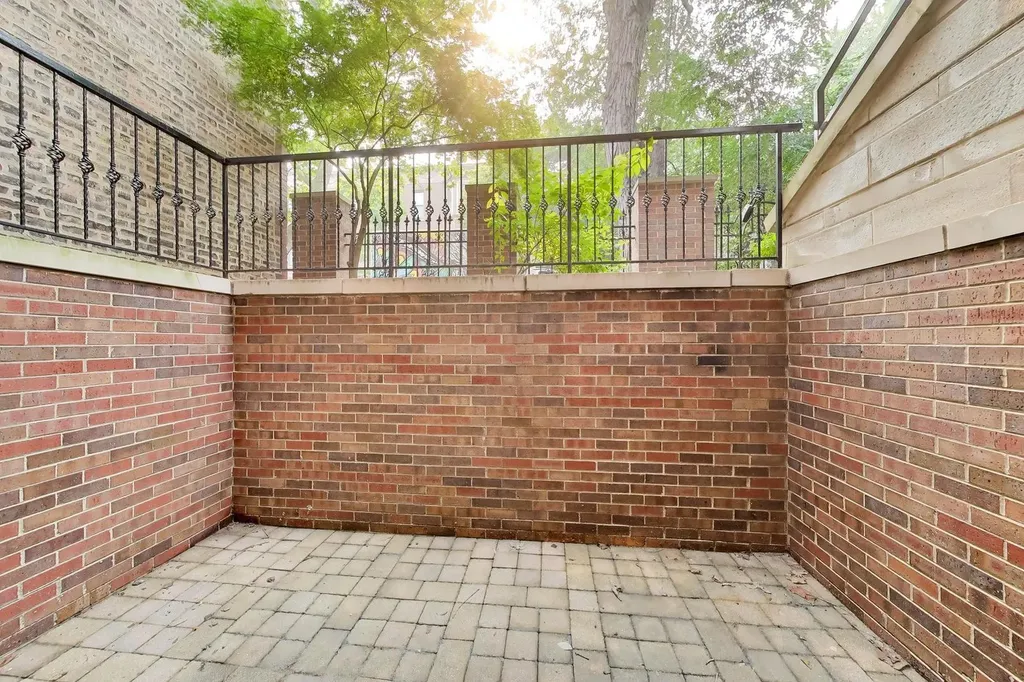 3507 North Reta Avenue Chicago IL 60657