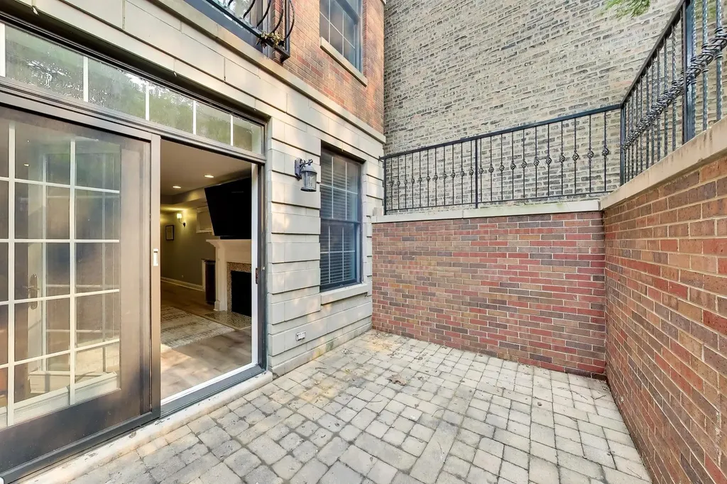 3507 North Reta Avenue Chicago IL 60657