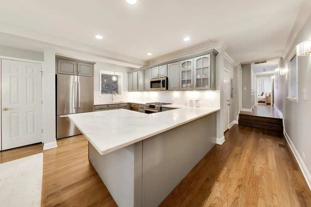 3507 North Reta Avenue Chicago IL 60657