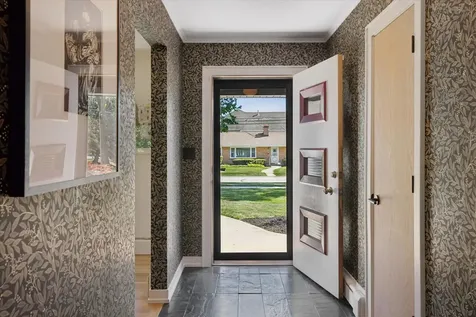 519 South Main Street Mount Prospect IL 60056