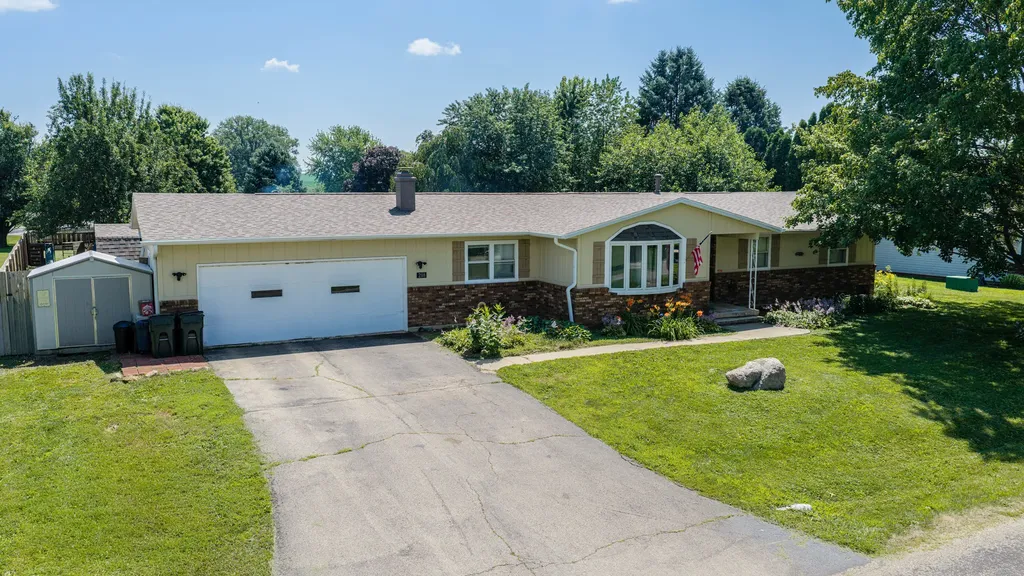 208 Pittman Court Manlius IL 61338