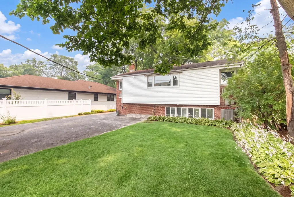 112 North Broadway Avenue Park Ridge IL 60068