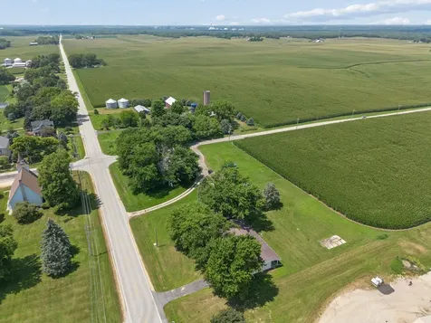 6070 Garden Plain Road Fulton IL 61252