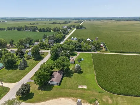 6070 Garden Plain Road Fulton IL 61252