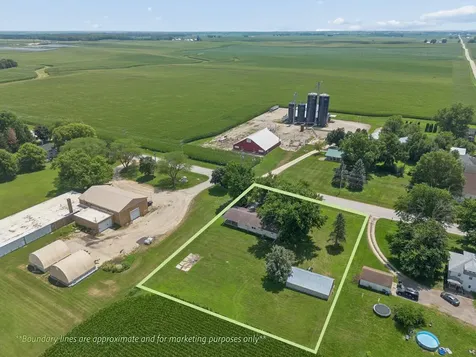 6070 Garden Plain Road Fulton IL 61252